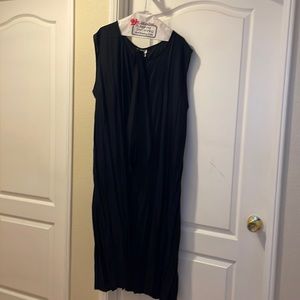Black dress w/ neck scarf, LA Reina, plus size